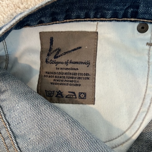 Citizens Of Humanity cuffed Jean Shorts. Size 30. - Picture 7 of 11